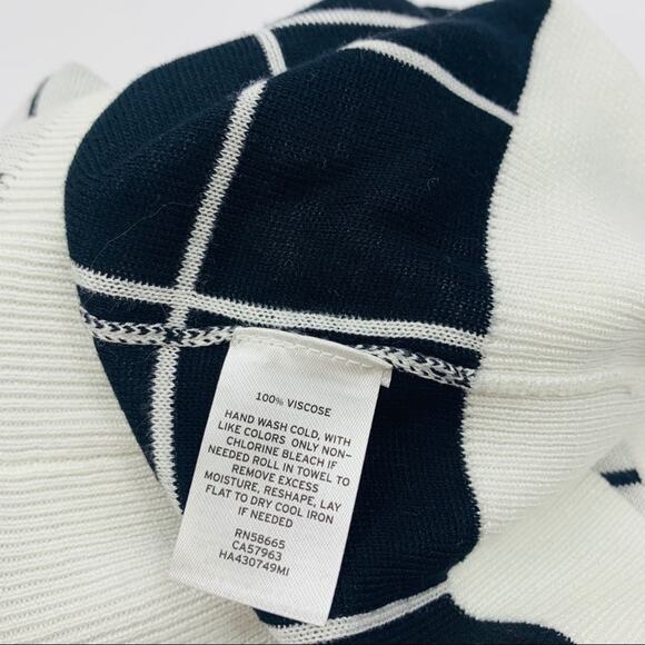 Halogen White & Black Box Striped Sweater Vest - Picture 10 of 10